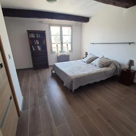 Semesterbostad Provencal House In *