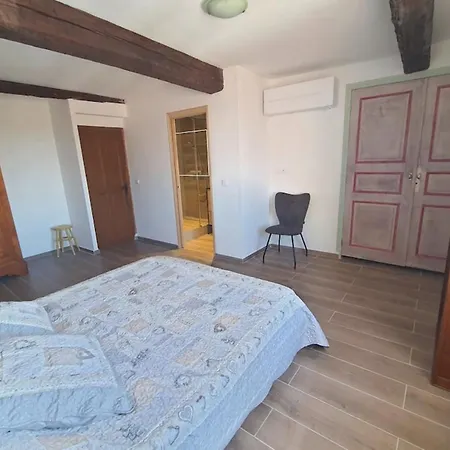 Semesterbostad Provencal House In *